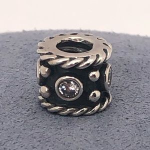 Pandora Oxy Crown Charm.